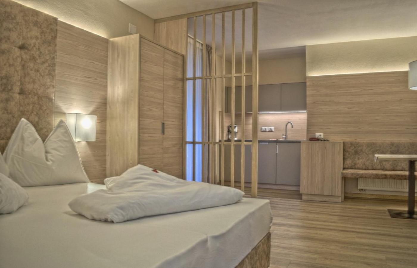 B&B Boutique Hotel Burgund Парчинес Екстериор снимка