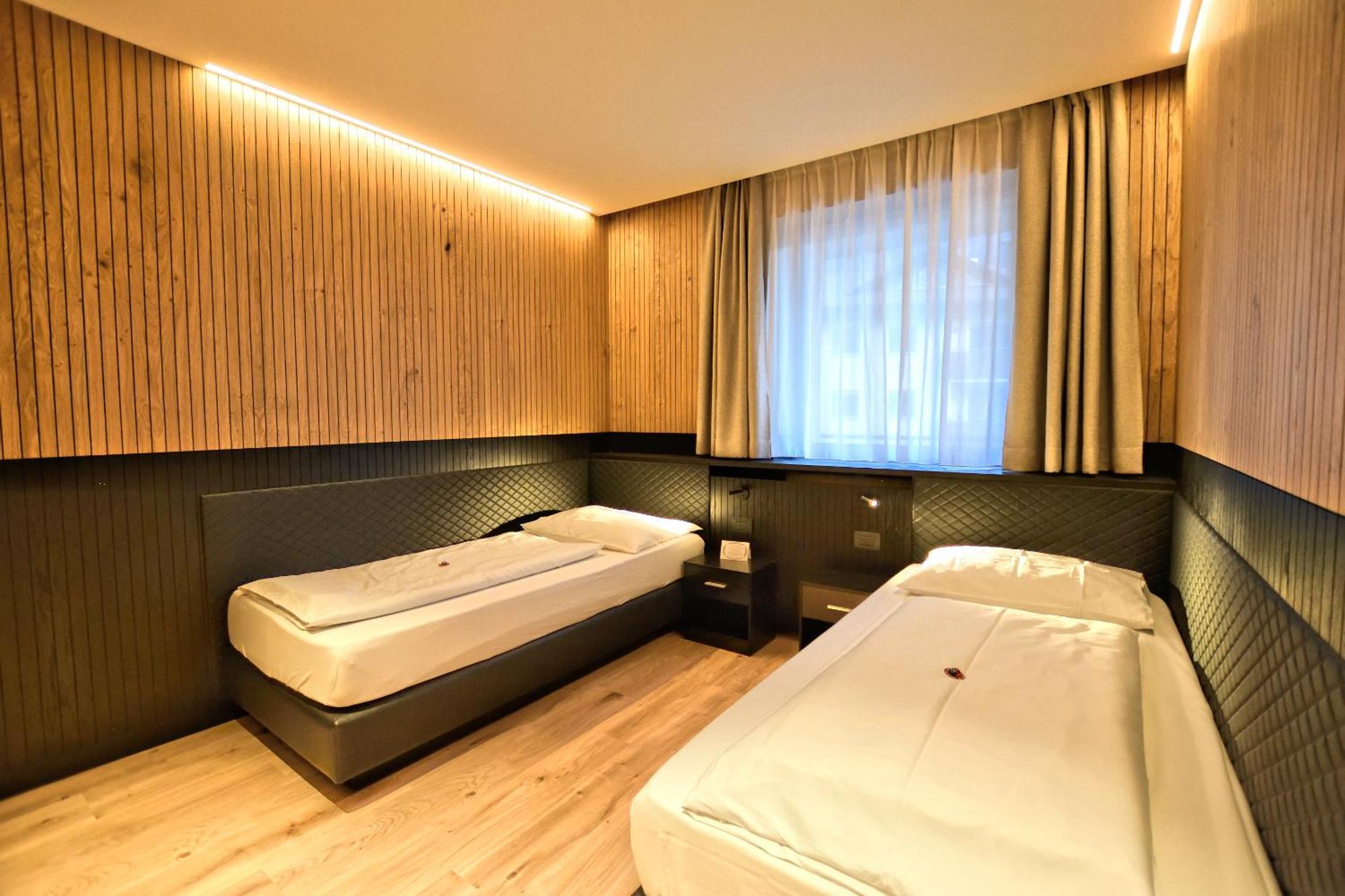 B&B Boutique Hotel Burgund Парчинес Екстериор снимка